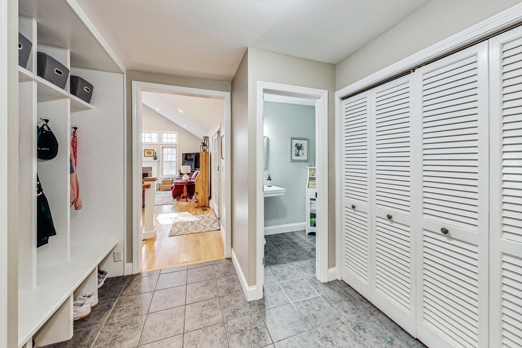 121 Magnolia Dr