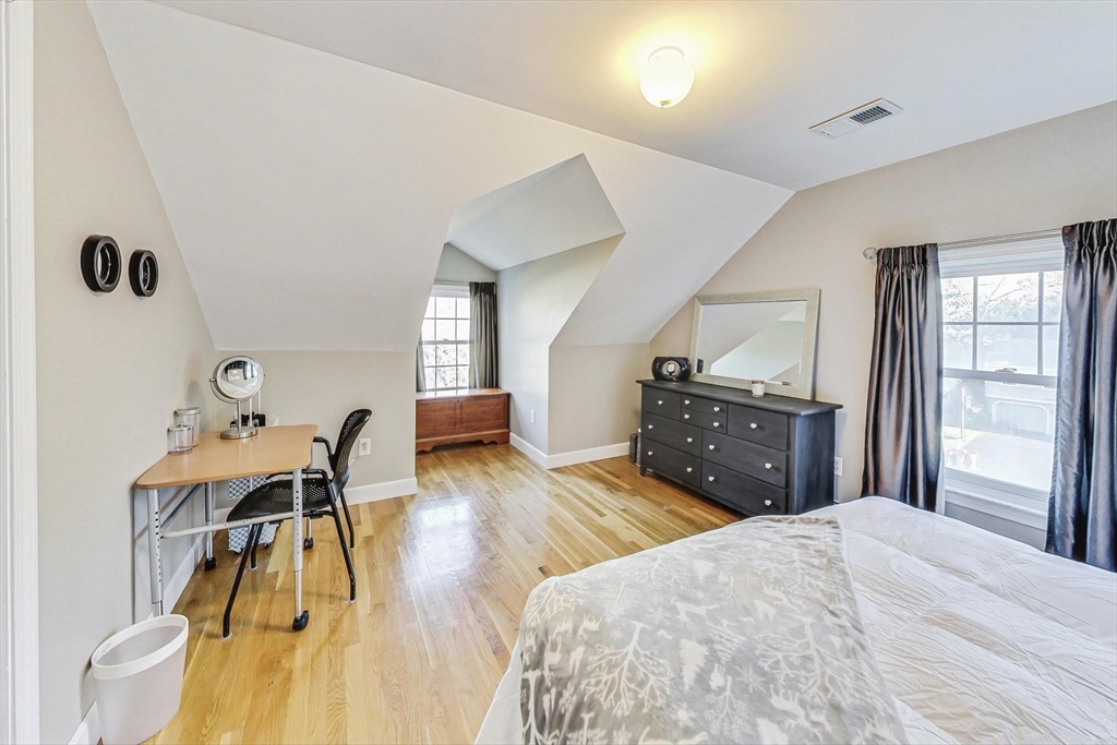 121 Magnolia Dr