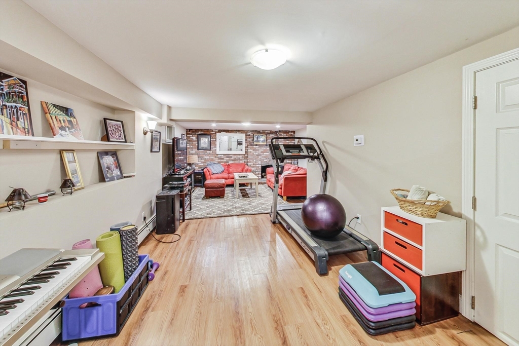 121 Magnolia Dr