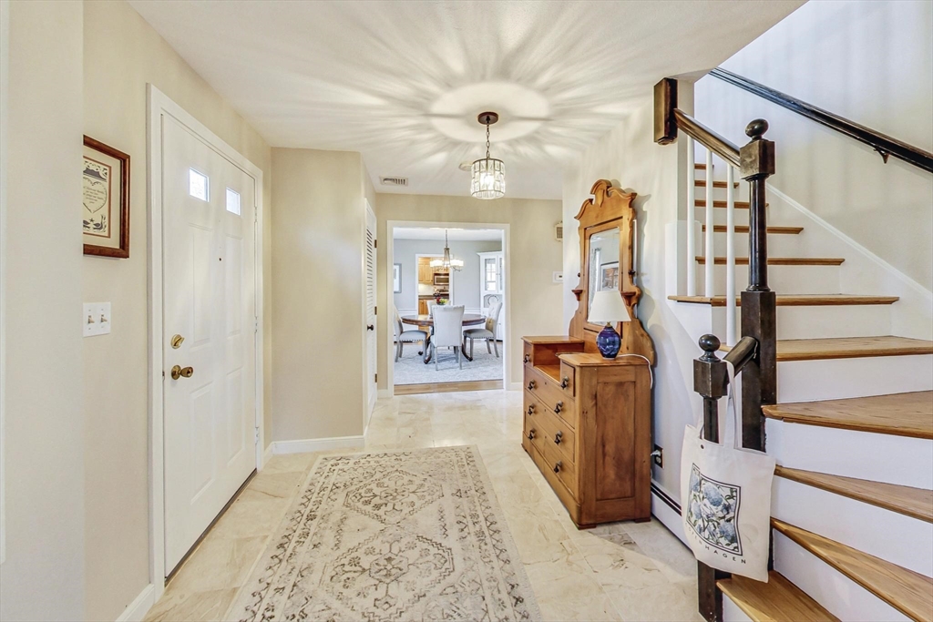 121 Magnolia Dr