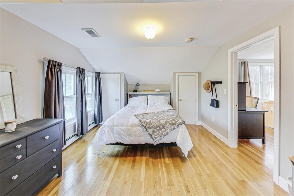 121 Magnolia Dr