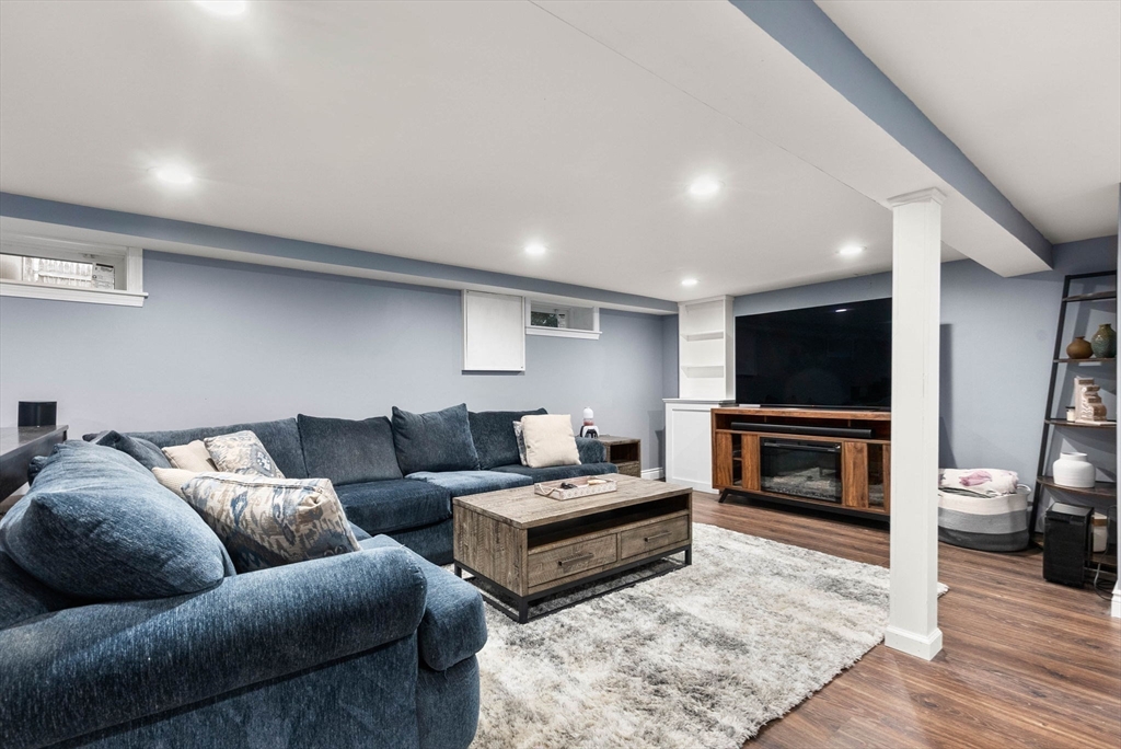 12 Yarmouth Ave.