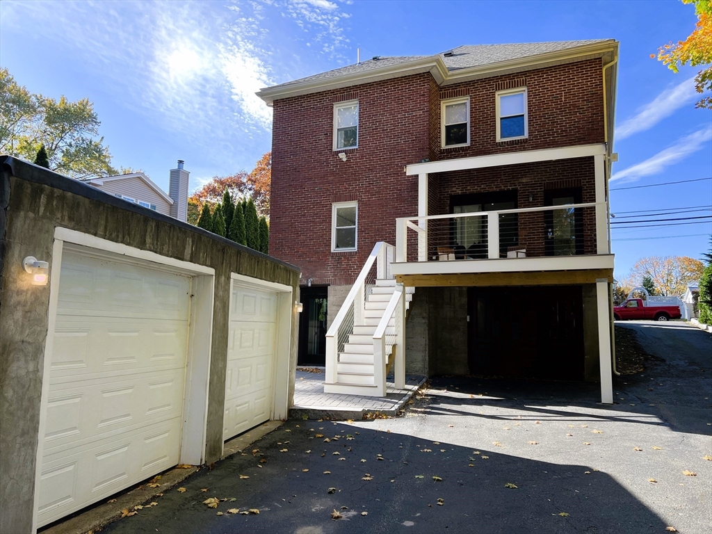 16 Lindale Avenue
