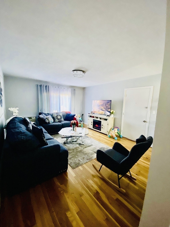 3 Endicott St # 6