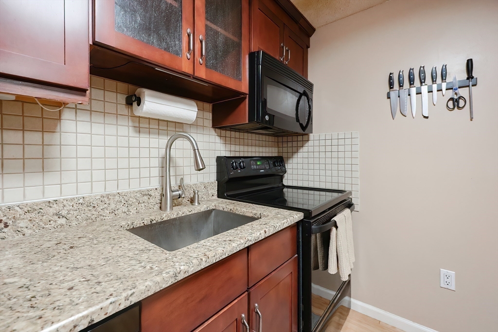 10 Erick Rd # 20