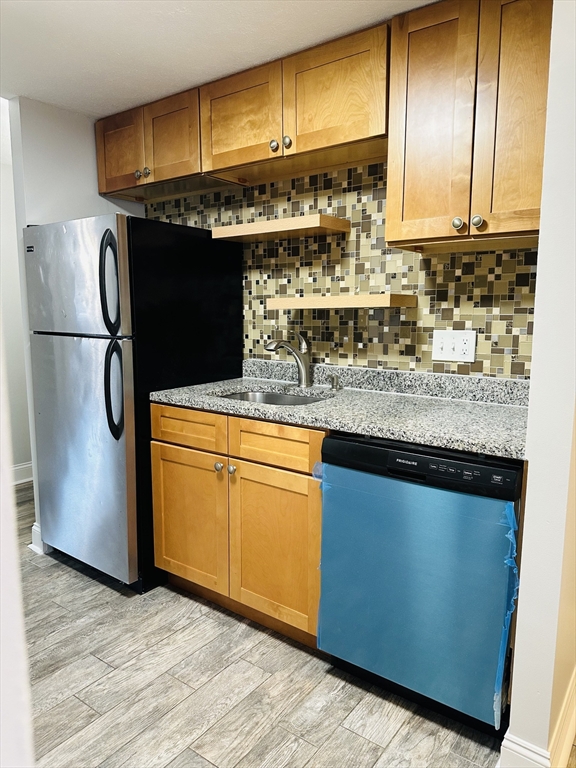 267 Lake St # 3
