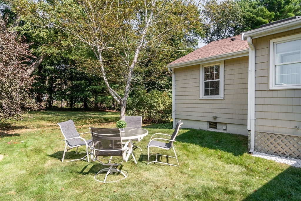 9 Lawrence Ct