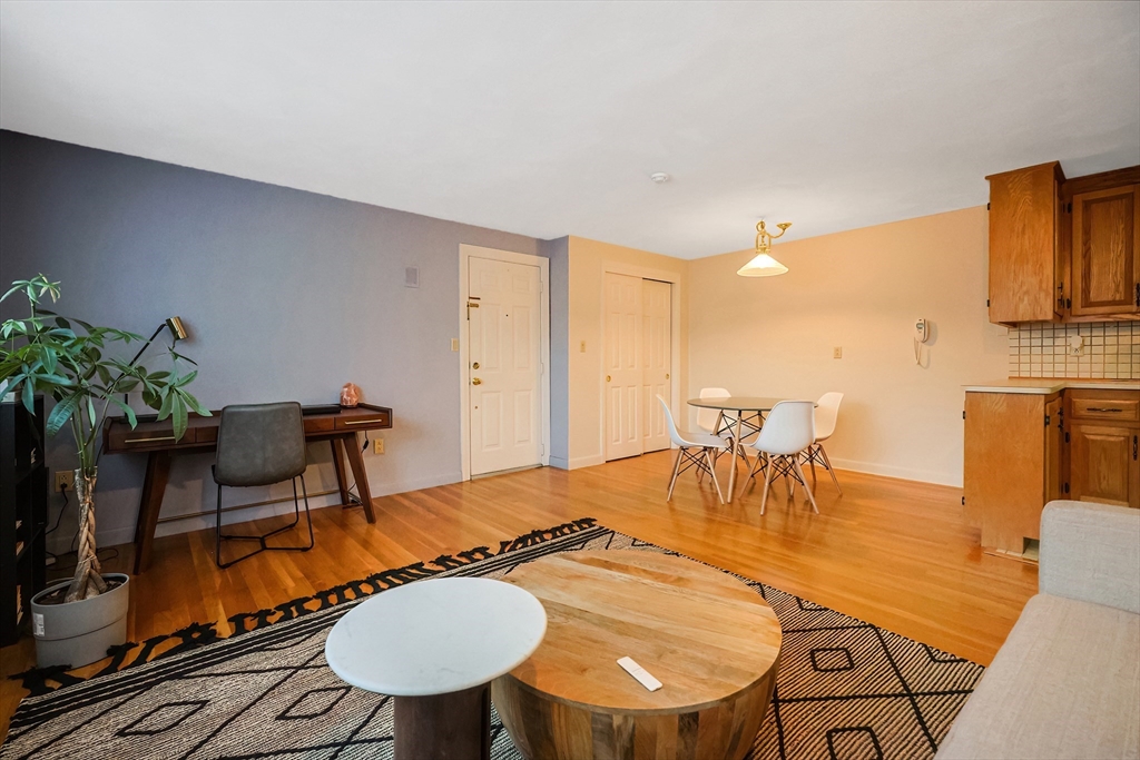 224 School St # 11