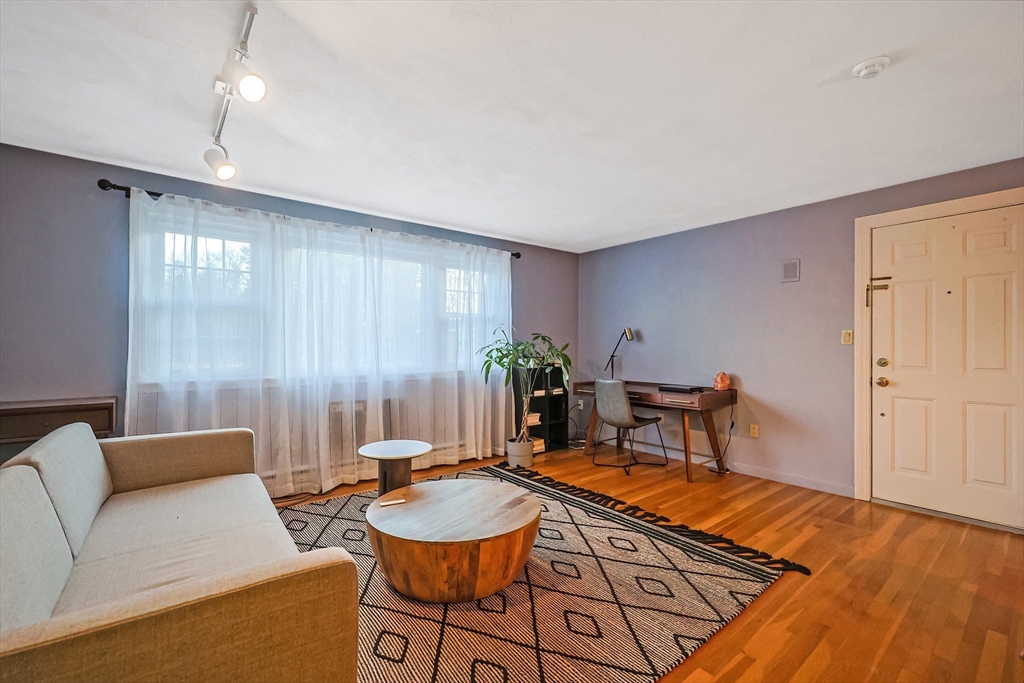 224 School St # 11