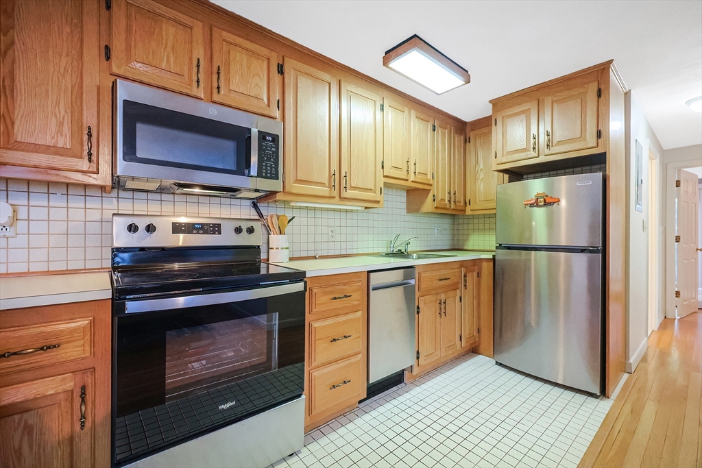 224 School St # 11