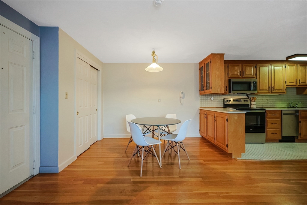 224 School St # 11