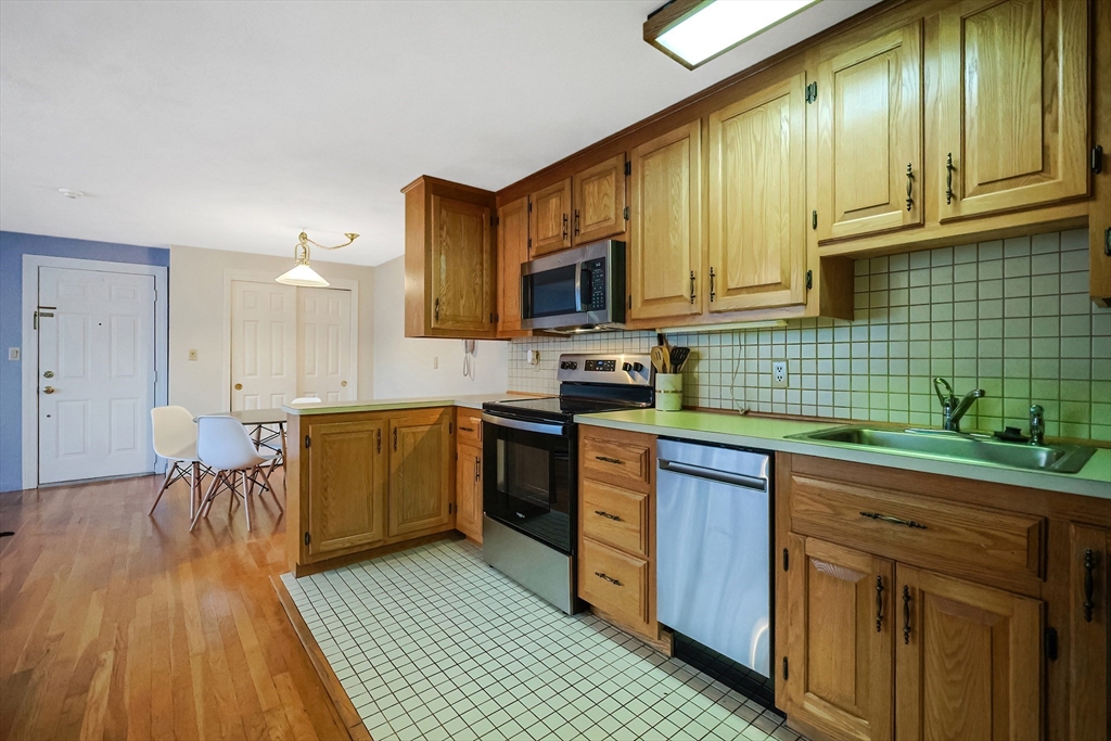 224 School St # 11