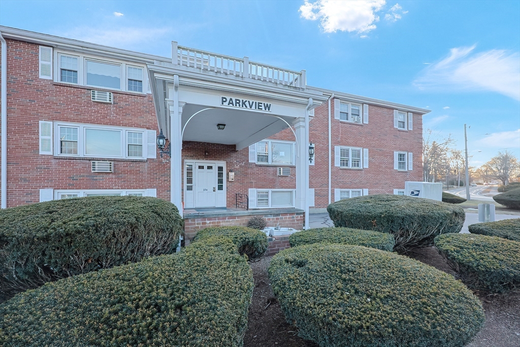 224 School St # 11