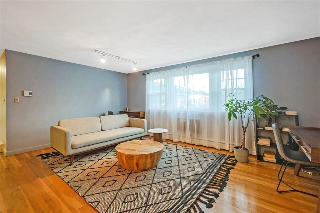 224 School St # 11