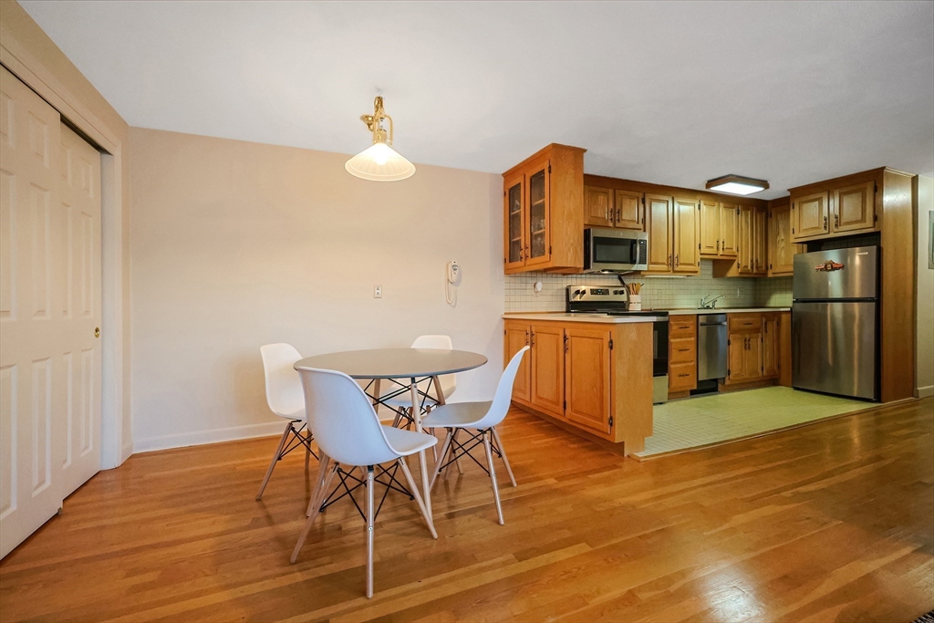 224 School St # 11