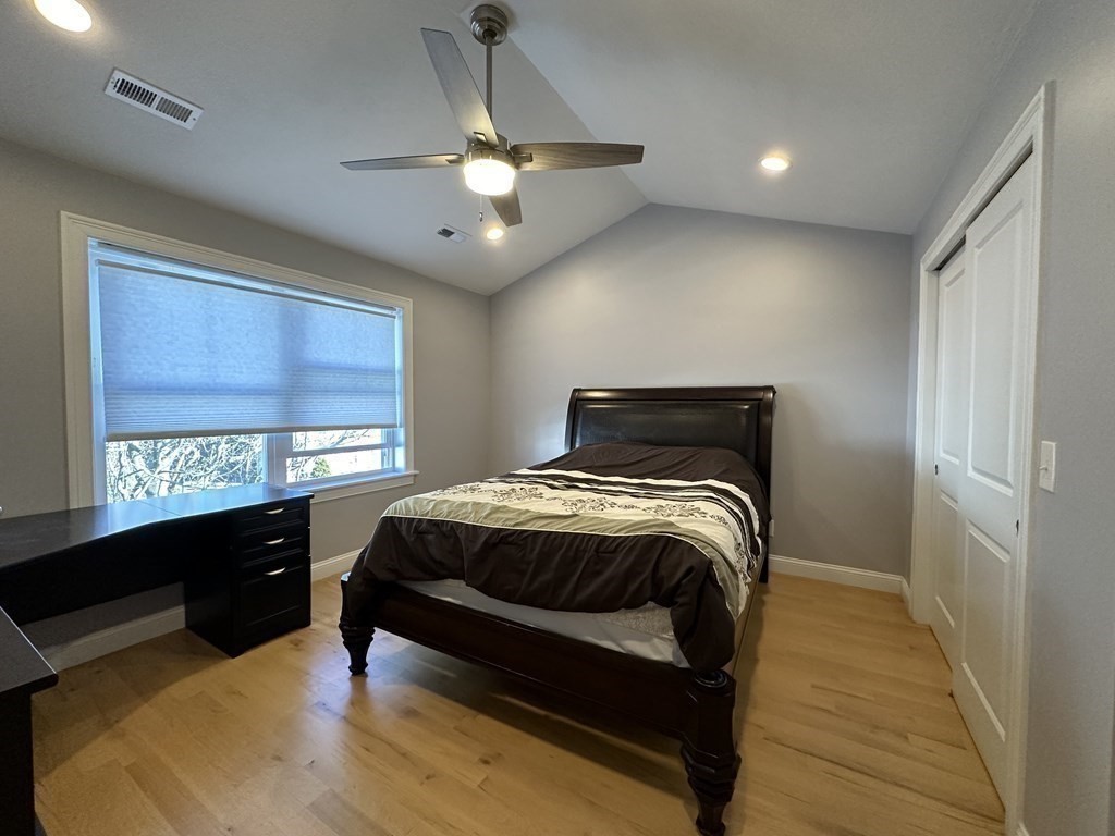 50 Desmoines Rd # H4