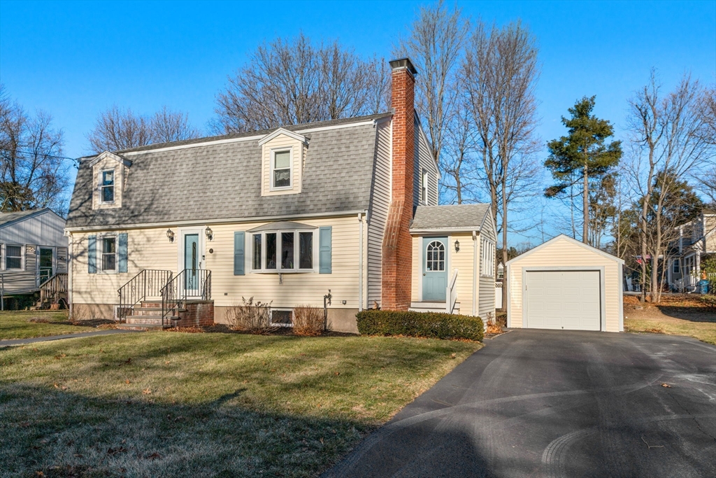 4 Kingsbury Rd