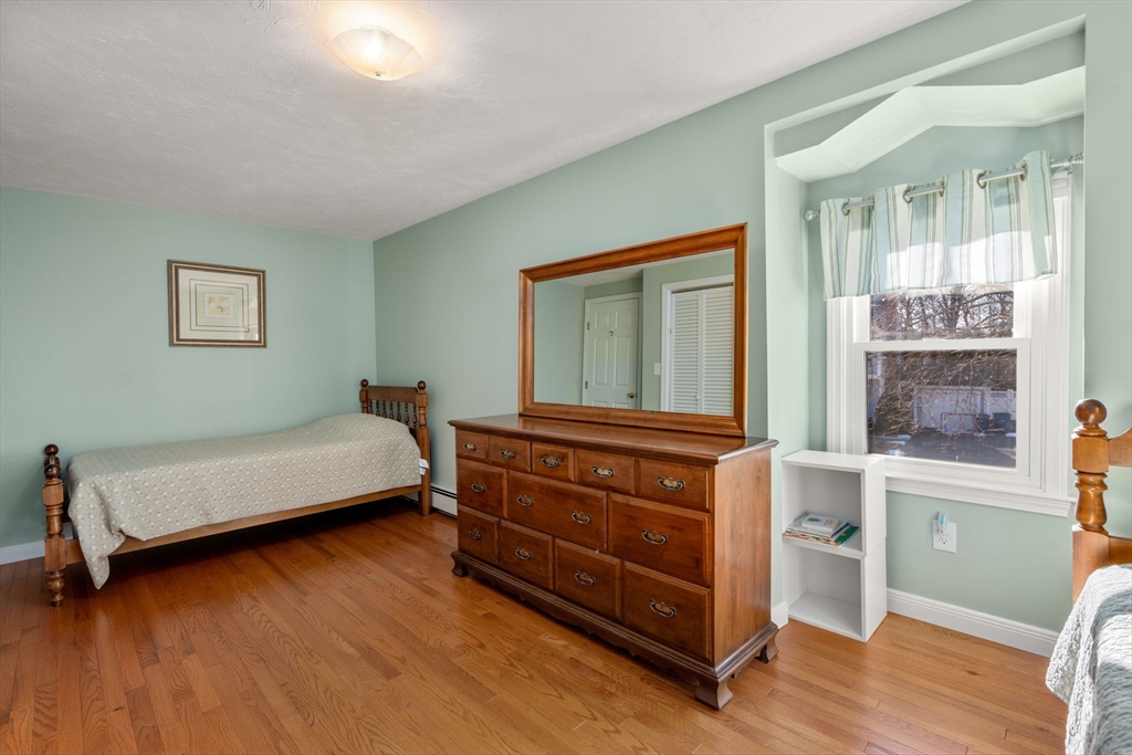 4 Kingsbury Rd