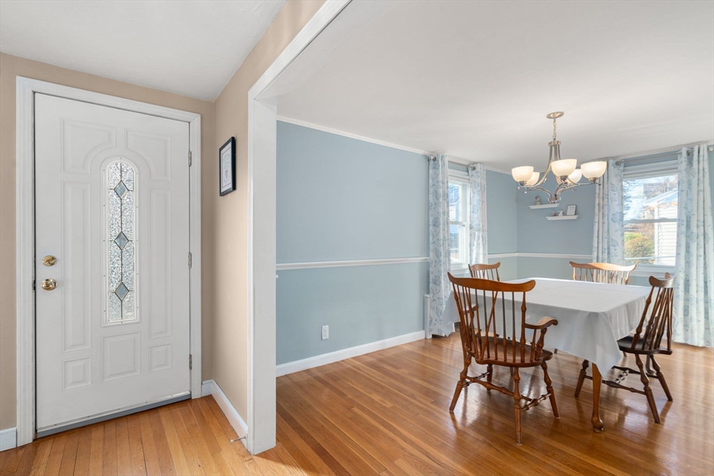 4 Kingsbury Rd
