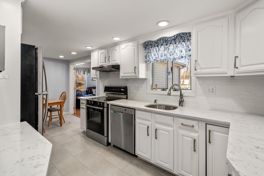 4 Kingsbury Rd