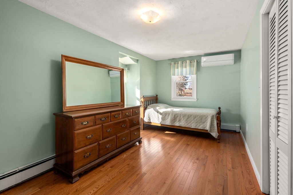 4 Kingsbury Rd
