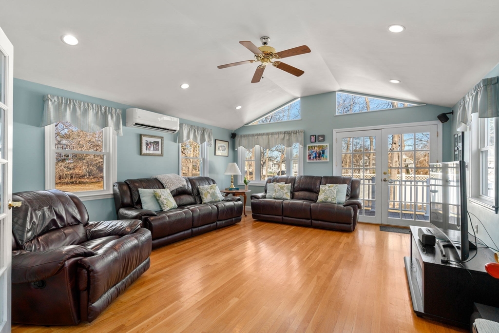 4 Kingsbury Rd