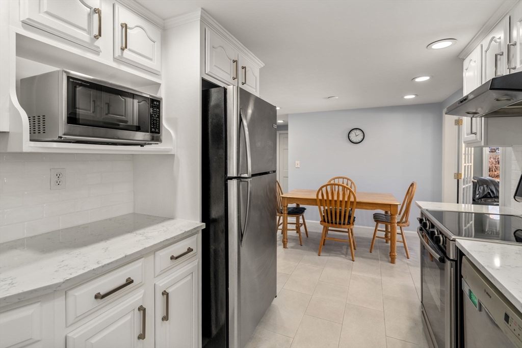 4 Kingsbury Rd