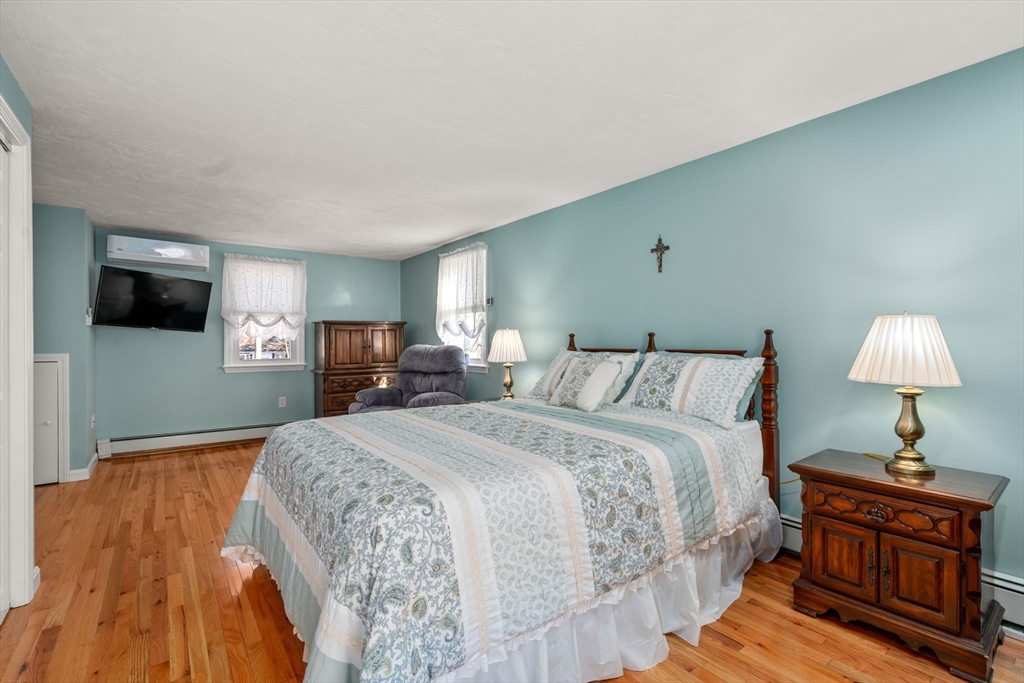 4 Kingsbury Rd