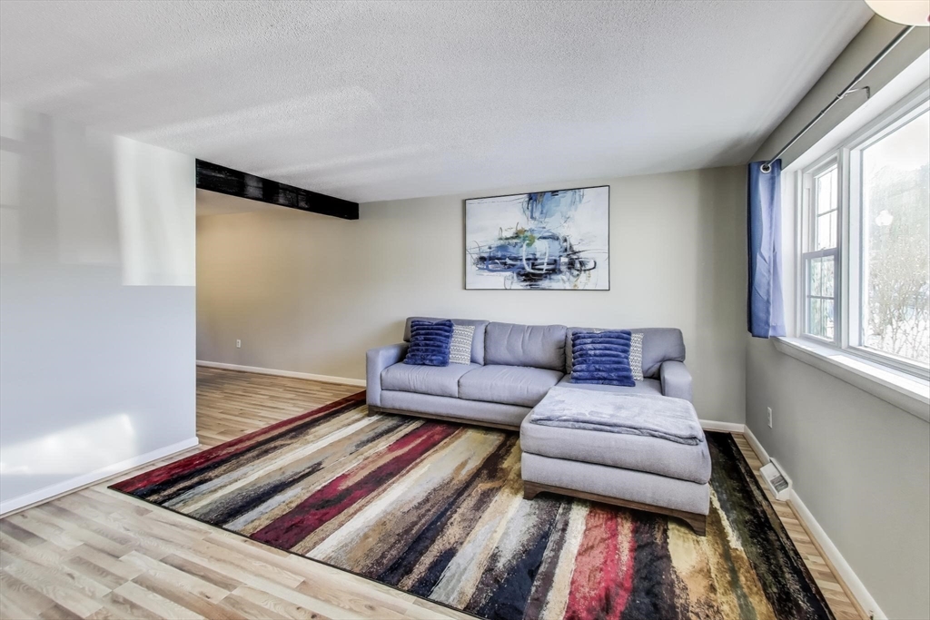 9 Hemlock Cir # 9