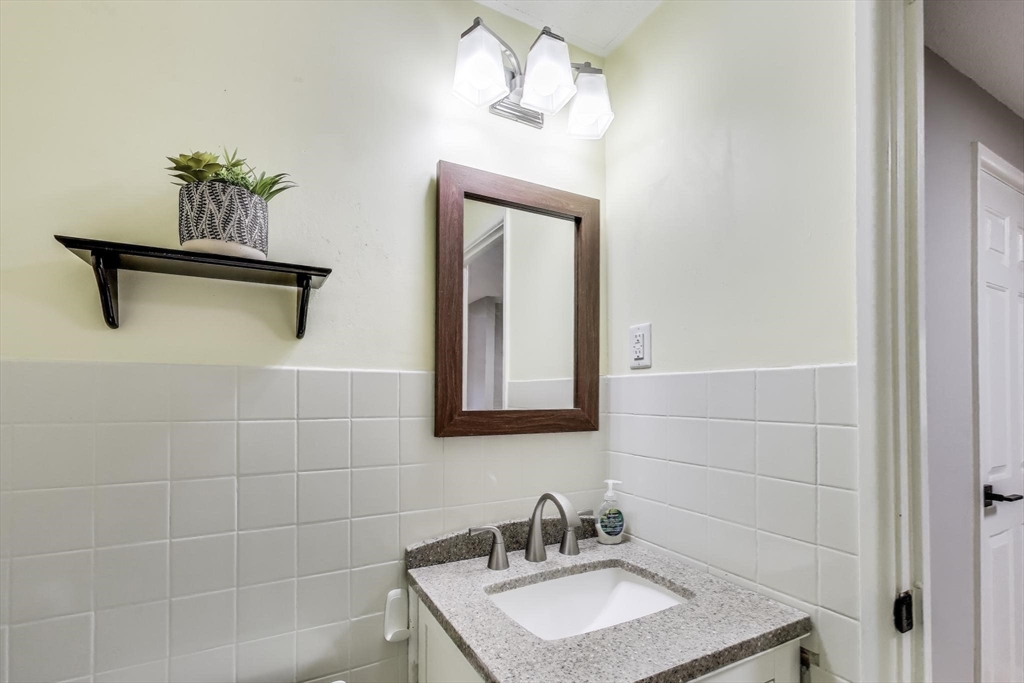 9 Hemlock Cir # 9