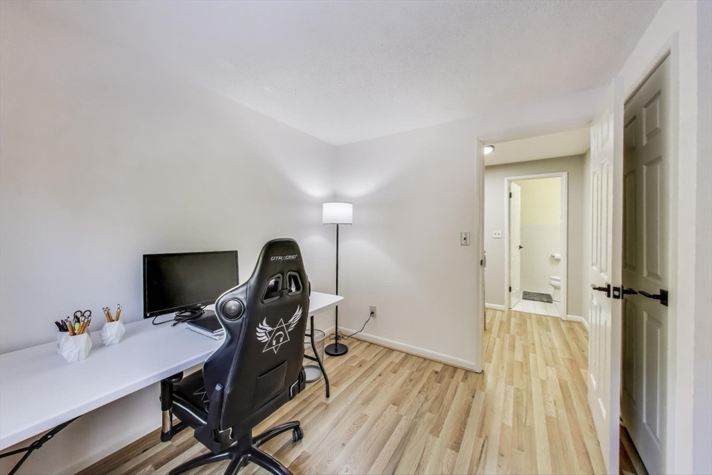 9 Hemlock Cir # 9