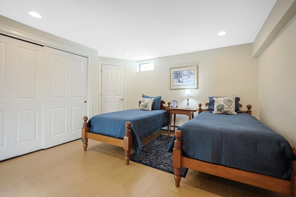 1 Bridlefield Lane