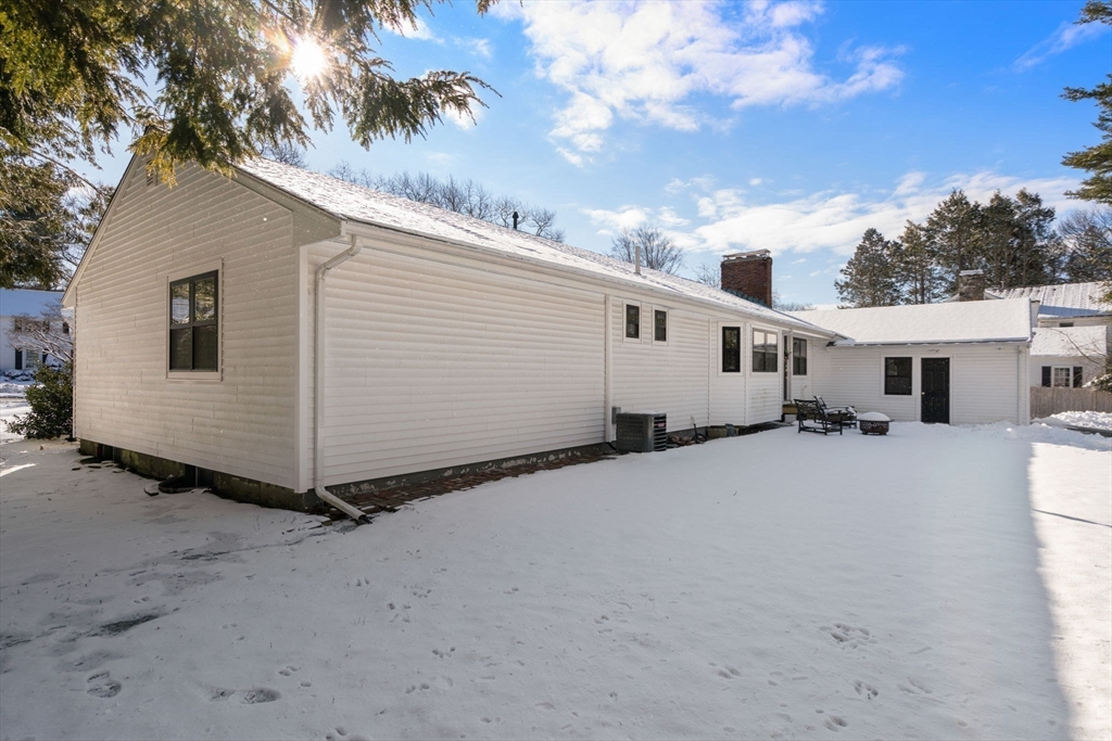 321 Nichols St