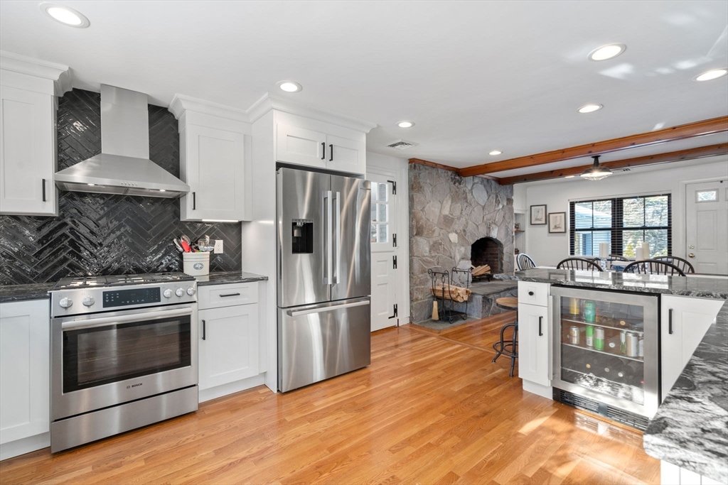 321 Nichols St