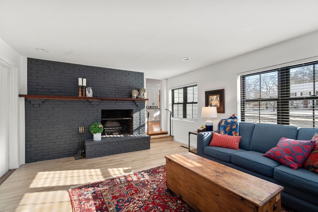 321 Nichols St
