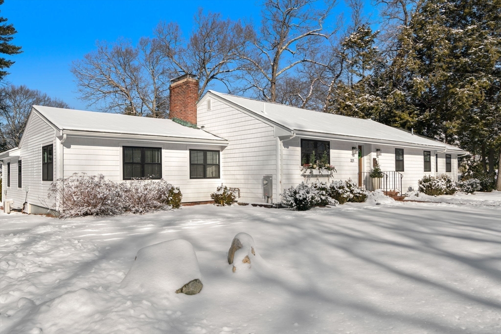 321 Nichols St