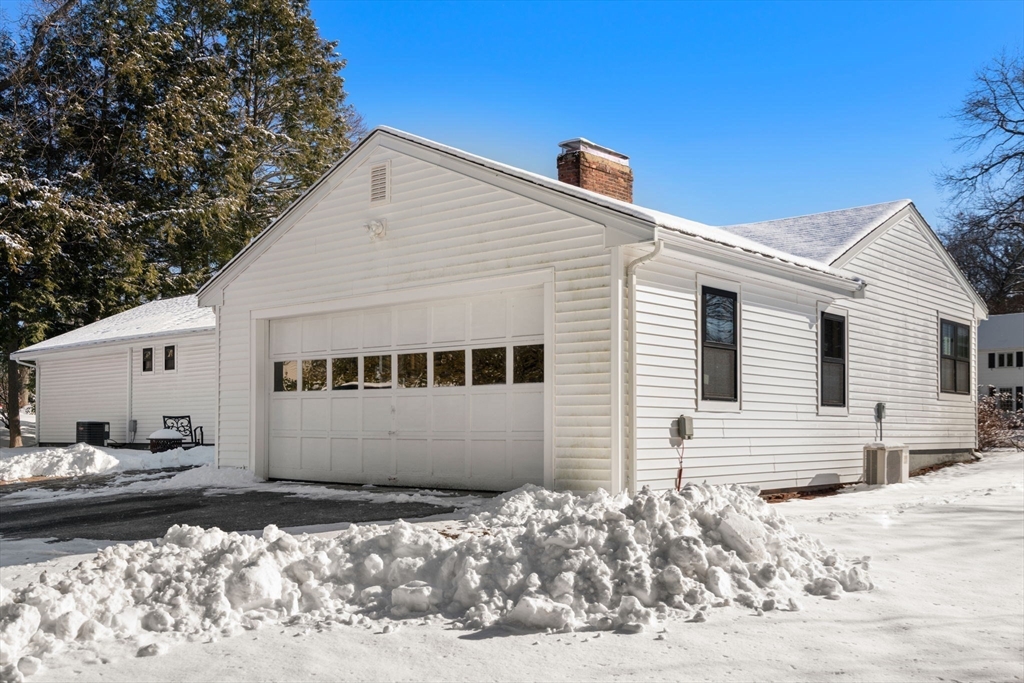 321 Nichols St