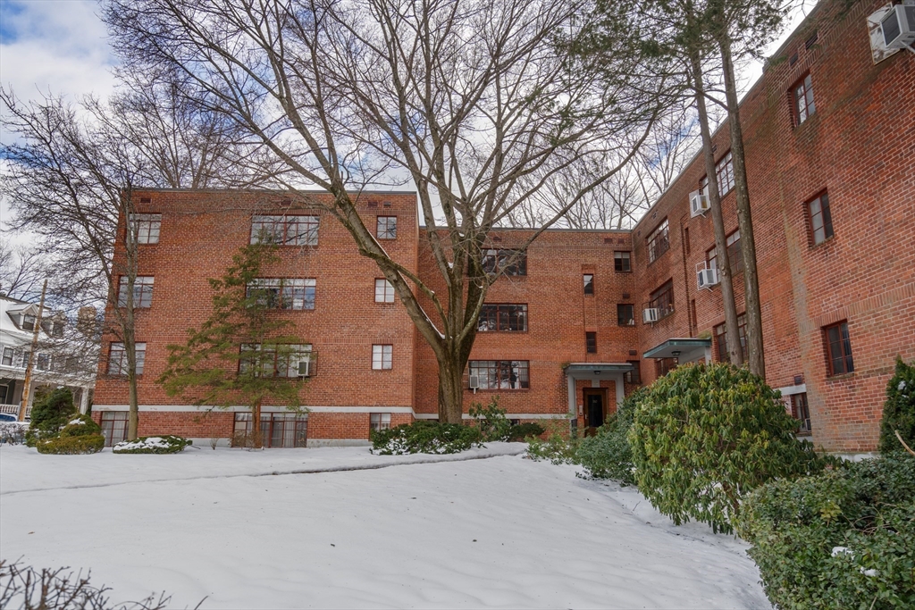 106 Evans Rd # 1B