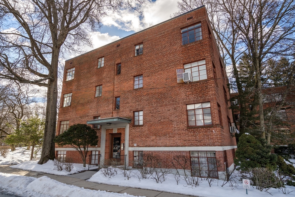 106 Evans Rd # 1B