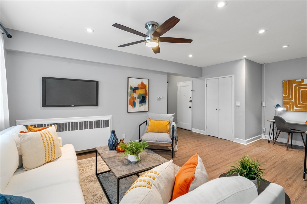 106 Evans Rd # 1B