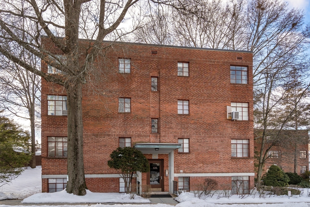 106 Evans Rd # 1B