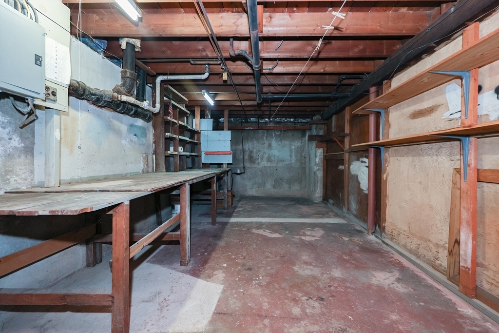 28 Ponkapoag Way