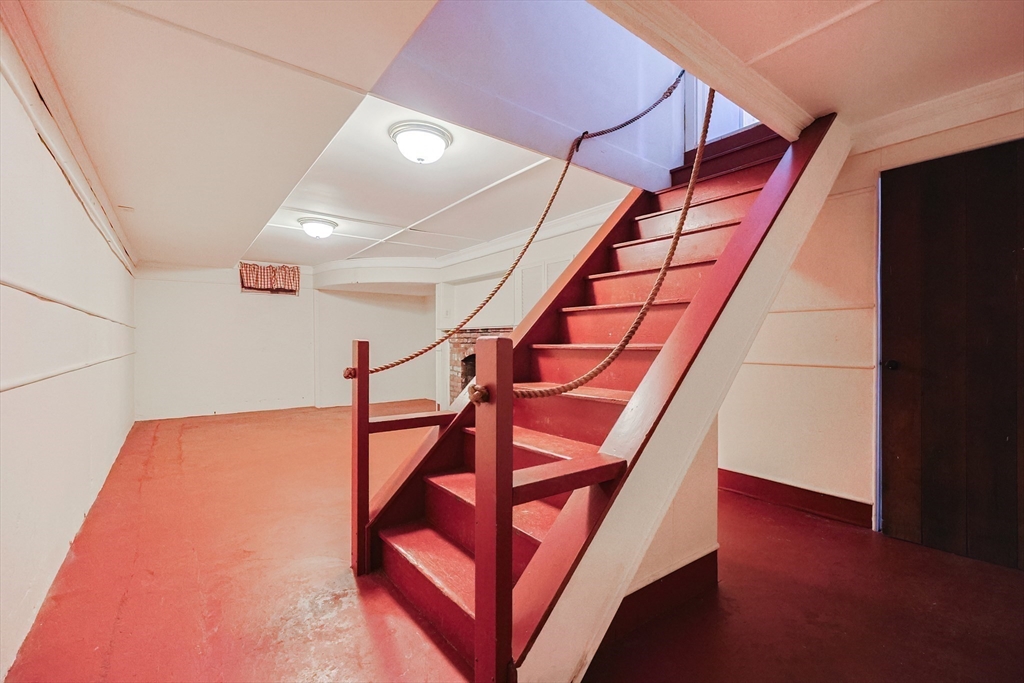 28 Ponkapoag Way