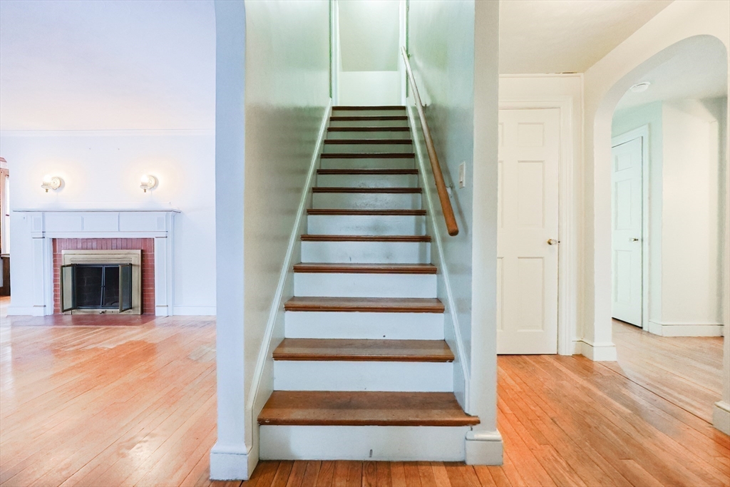 28 Ponkapoag Way