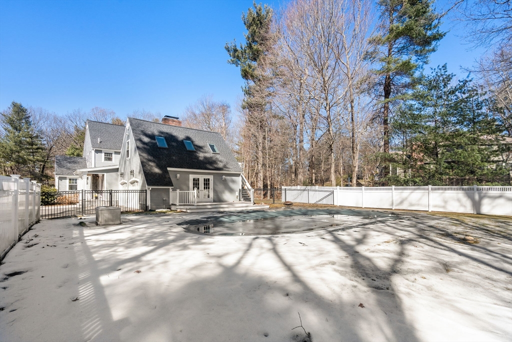 45 Heritage Dr