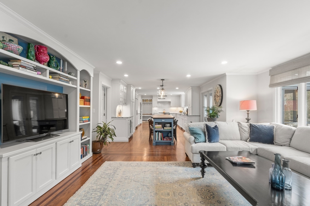 10 Pederzini Dr