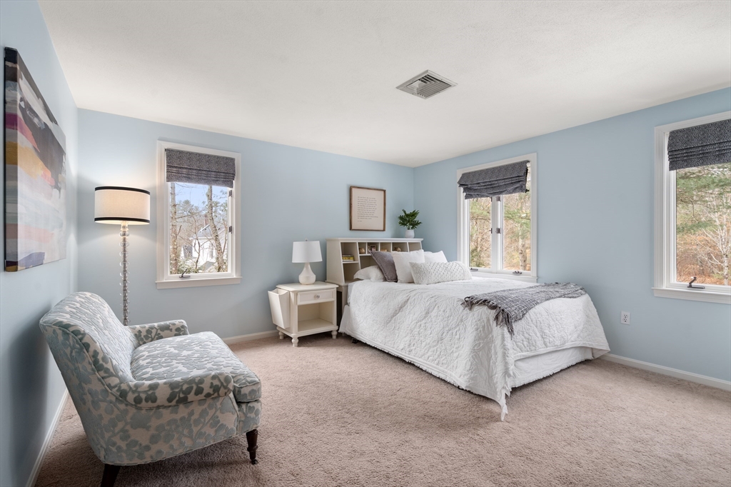10 Pederzini Dr
