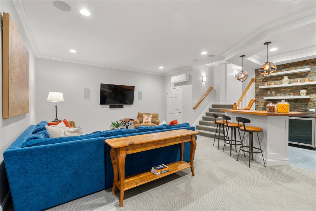 10 Pederzini Dr