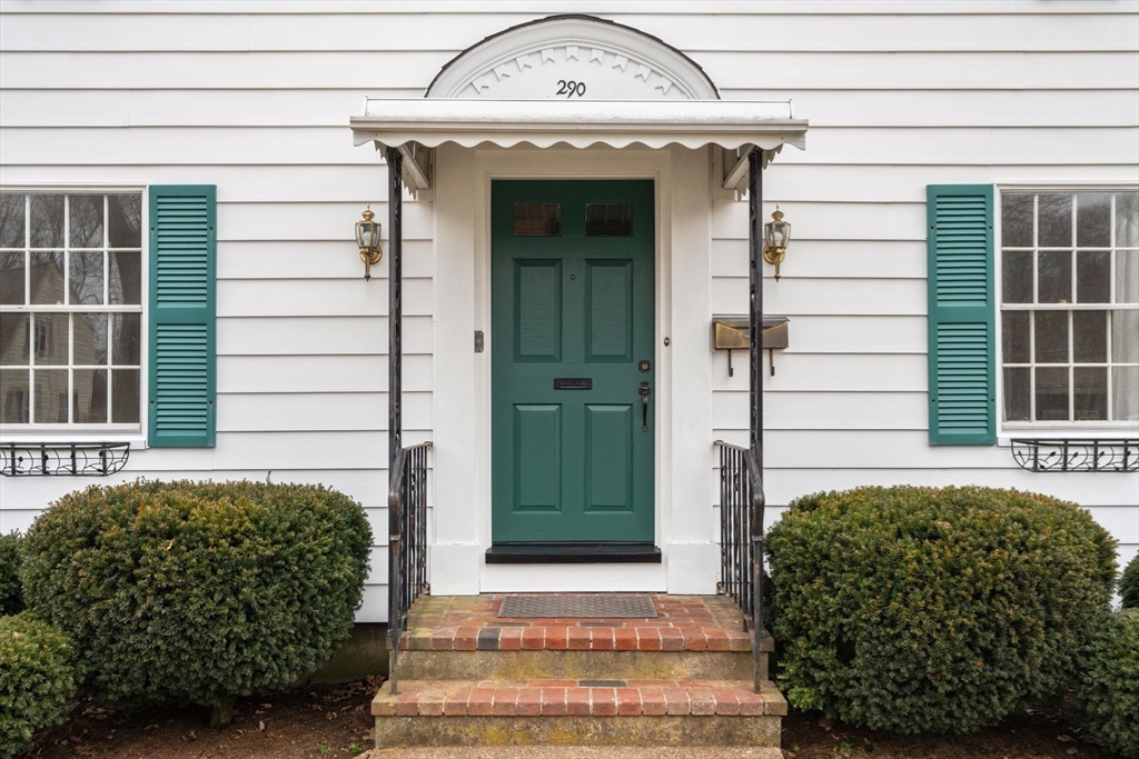 290 Vernon Street
