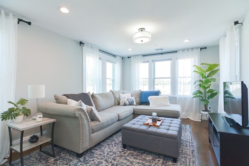 98-2 Wellsmere Road # 2